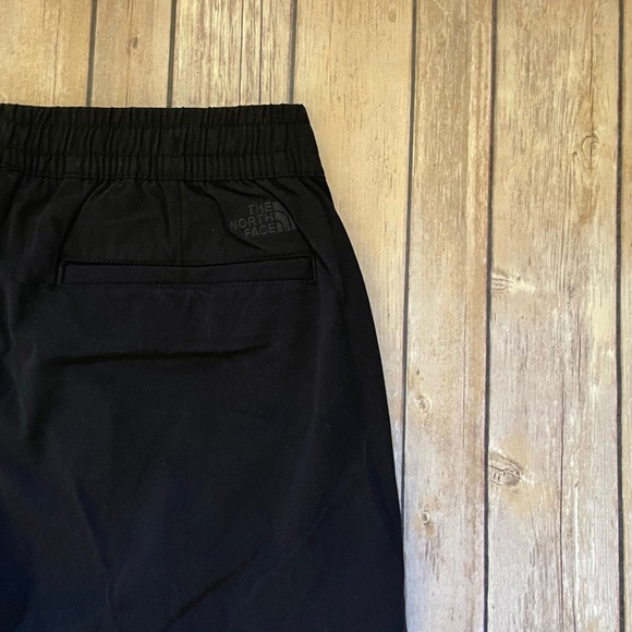 The North Face Men’s Field Cargo Pants In Black - Picture 4 of 7